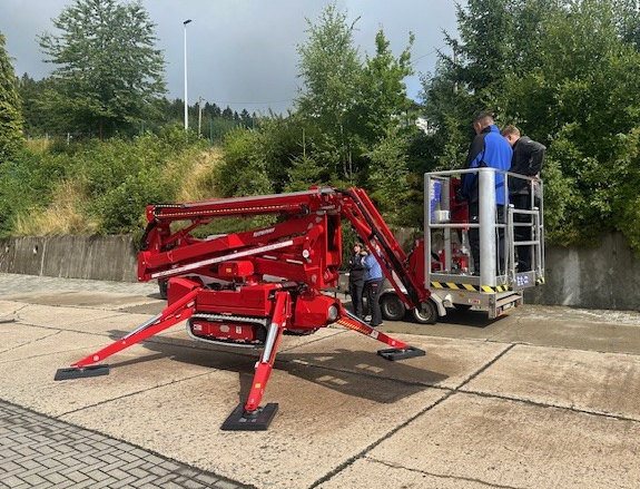 Rothlehner Arbeitsbühnen - Aerial platform rental company Vogel chooses the EasyLift RA21