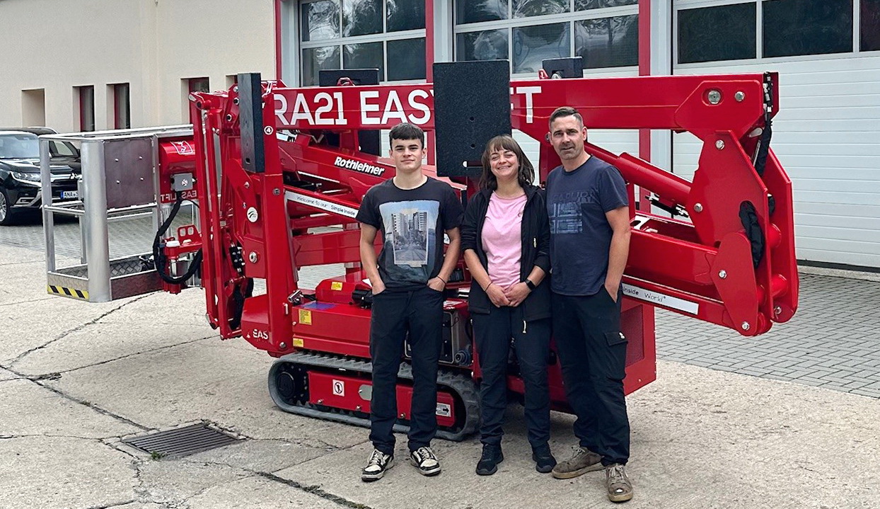 Rothlehner Arbeitsbühnen - Aerial platform rental company Vogel chooses the EasyLift RA21