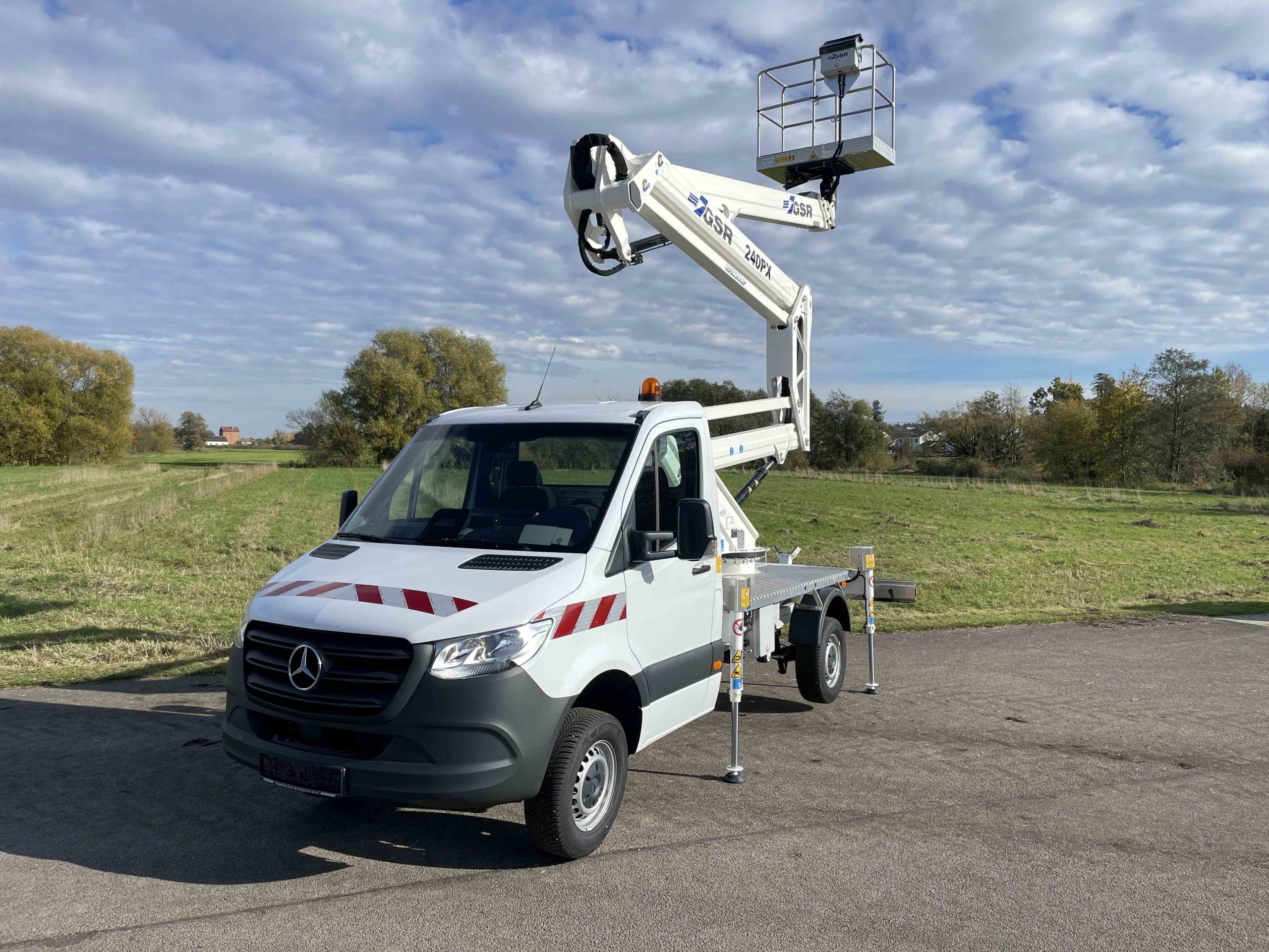 LKW-Arbeitsbühnen von GSR Rothlehner Arbeitsbühnen - LKW-Arbeitsbühnen von GSR