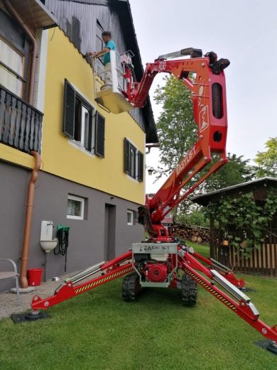 Rothlehner Arbeitsbühnen - Easylift R130 geht an Malerbetrieb in Österreich