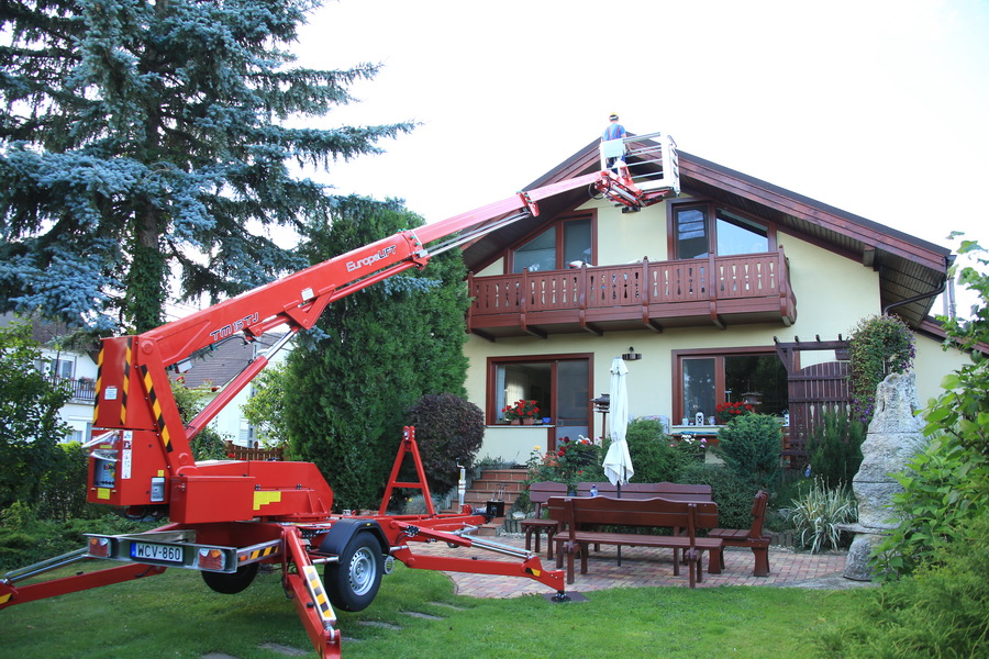 Rothlehner Arbeitsbühnen - Civil engineer invests in 15-metre trailer lift