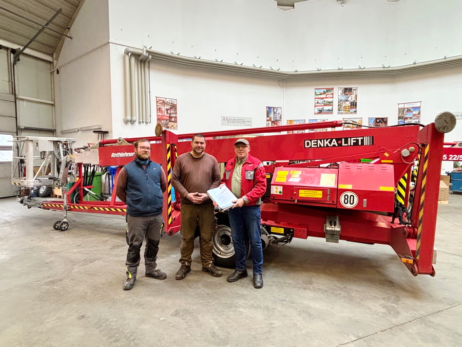 DENKA•LIFT DL30 für Lehmann Maik DML Baudienstleistungen Rothlehner Arbeitsbühnen - DENKA•LIFT DL30 für Lehmann Maik DML Baudienstleistungen