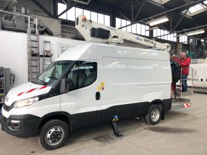 Rothlehner Arbeitsbühnen - GSR E140TJV auf Iveco für Telekommunikations-Firma auf Rügen