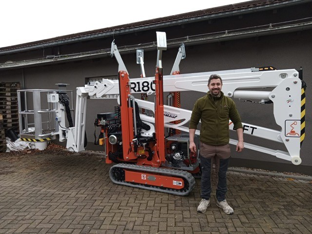 Malerteam Mersiowsky GmbH setzt auf EasyLift R180 Rothlehner Arbeitsbühnen - Malerteam Mersiowsky GmbH setzt auf EasyLift R180