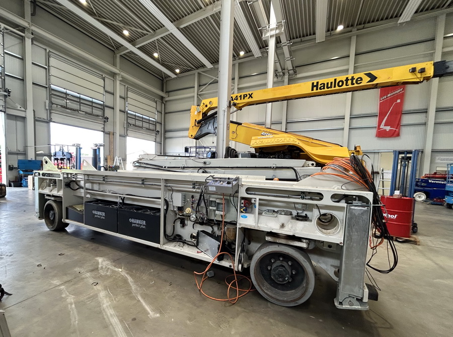 Kompetenz-Zentrum für Großgeräte-Instandsetzung & -Aufbereitung Rothlehner Arbeitsbühnen - Kompetenz-Zentrum für Großgeräte-Instandsetzung & -Aufbereitung