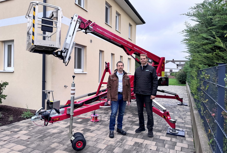 Rothlehner Arbeitsbühnen - Civil engineer invests in 15-metre trailer lift